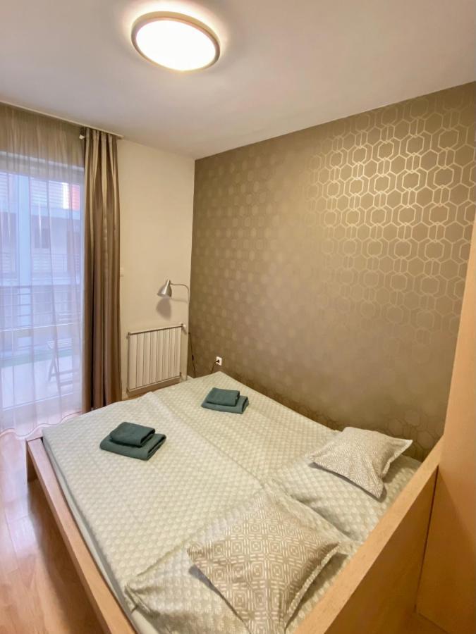 The Prince'S Neighbour Apartment Budapest With Free Garage Exterior foto