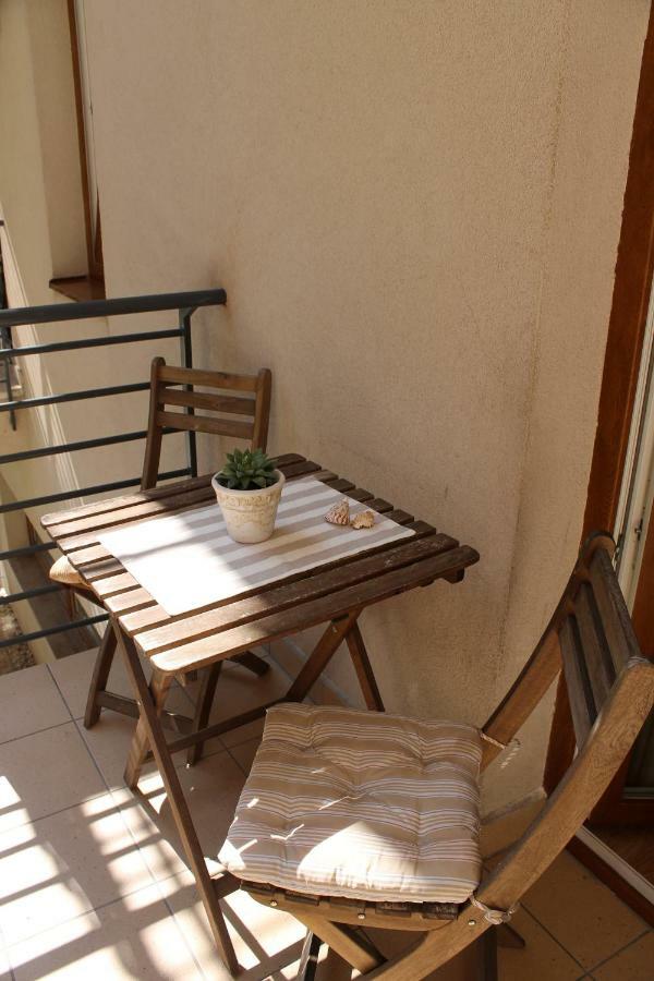The Prince'S Neighbour Apartment Budapest With Free Garage Exterior foto
